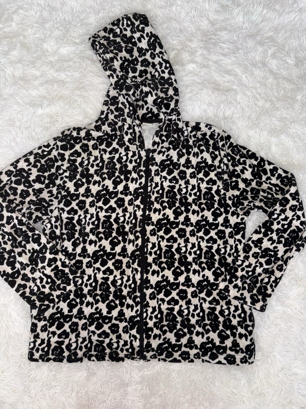 Kim Rogers L full Zip Leopard Velour Hoodie. Grt Shape, Comfortable